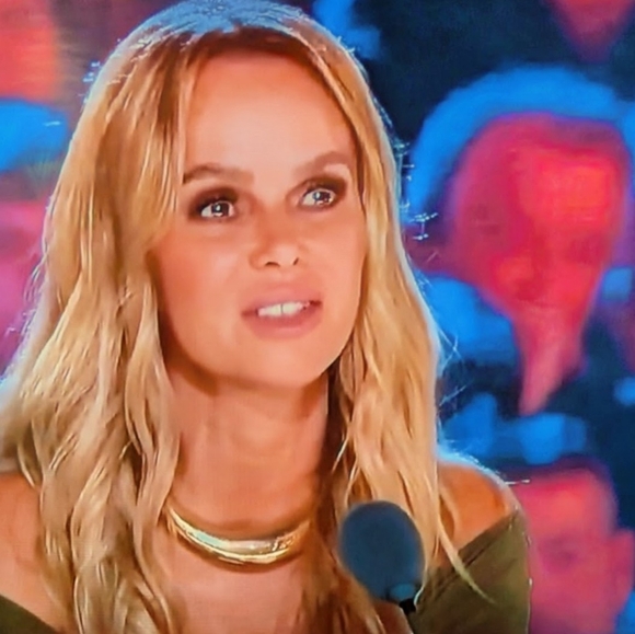 Vtg KJL Kenneth Jay Lane Gold Hammered Necklace - Picture 2 of 7